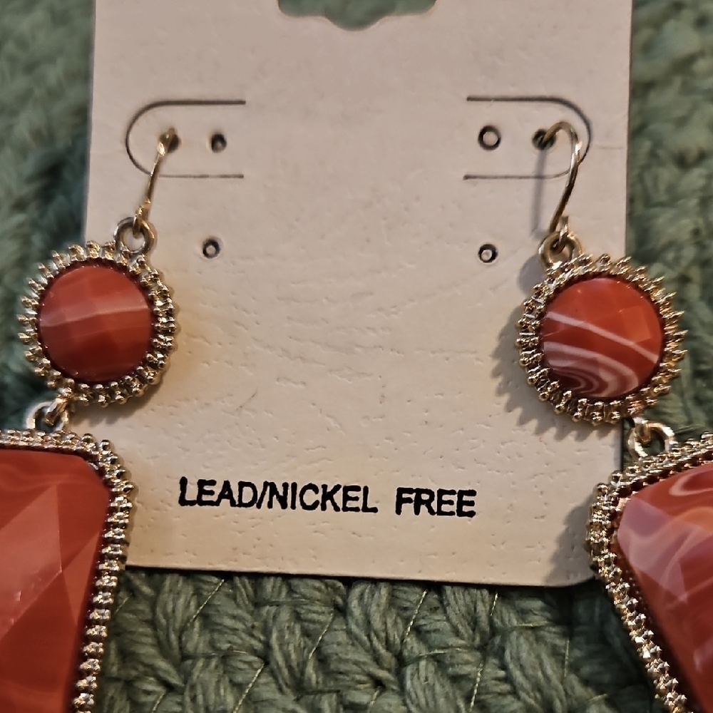 Source Unknown Gold and Coral Earrings - Picture 3 of 5